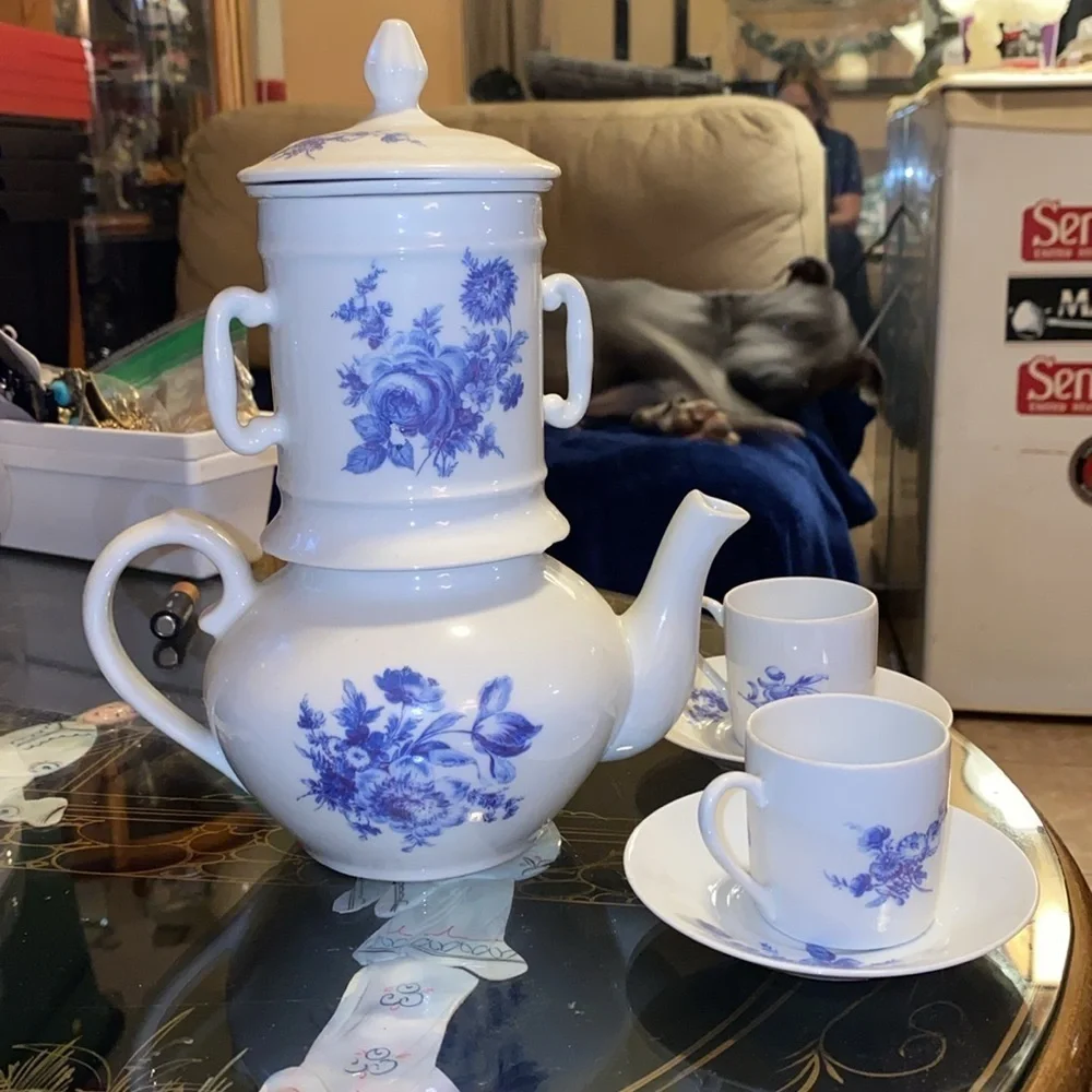 Vintage Pillivuyt France Teapot Diffuser Strainer with 2 tea cups and 2 saucers
